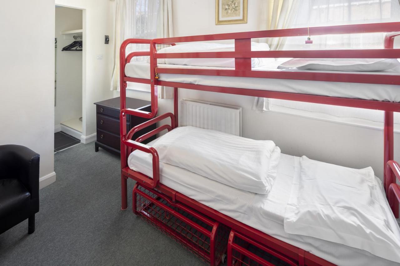 Astor Hostel *