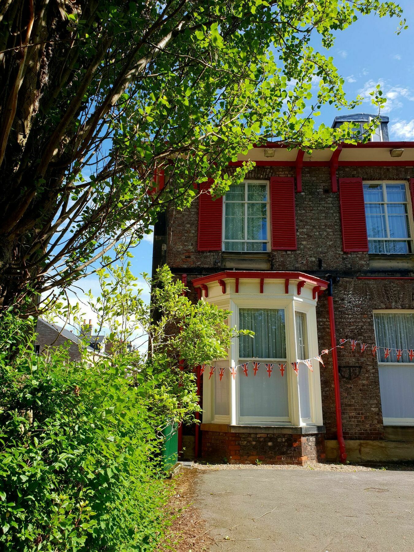 Astor Hostel *